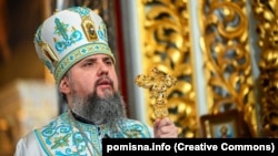 Глава ПЦУ митрополит Київський і всієї України Епіфаній під час відзначення свята Богоявлення за юліанським календарем в Успенському соборі Києво-Печерської лаври. Київ, 19 січня 2023 року