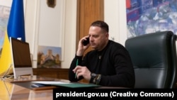 Глава Офиса президента Украины Андрей Ермак на рабочем месте, январь 2023 года