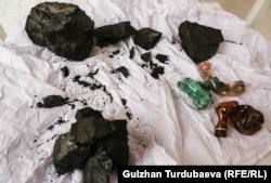 Көргөзмөдөгү инсталация.