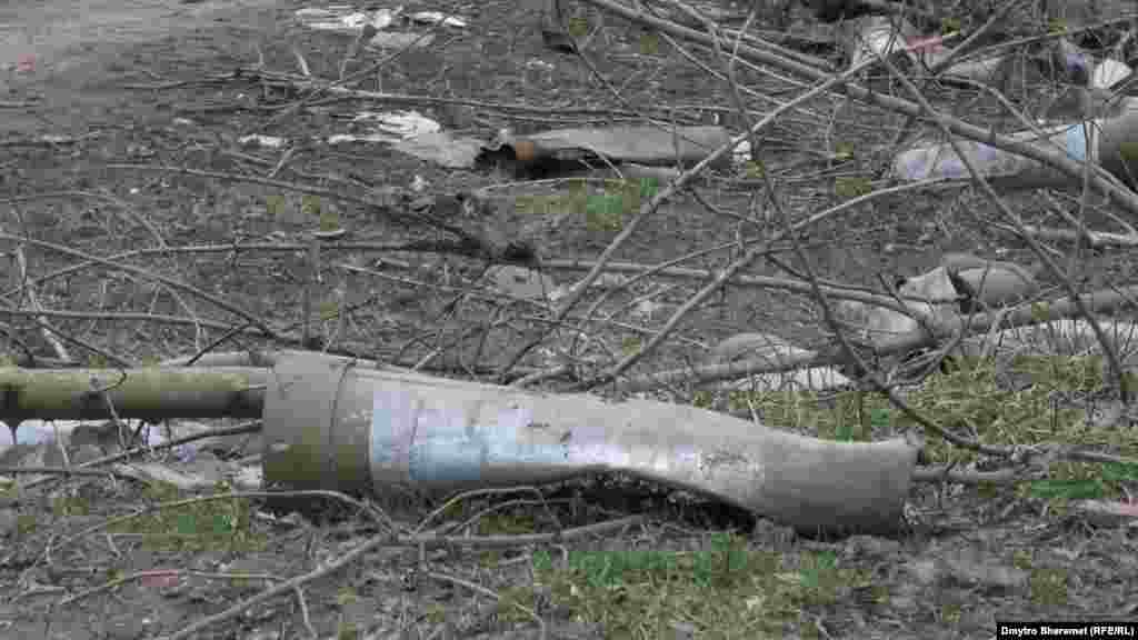 Залишки російських снарядів &ndash; ними &laquo;всіяне&laquo; все село, кажуть жителі