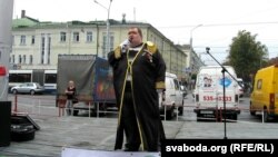 Сьпявае Аляксей Сідарцоў