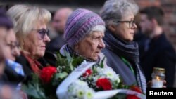 Diri galan öňki bendiler 27-nji ýanwarda Polşada geçirilen Holokosty ýatlamak boýunça halkara gününe bagyşlanan çärä gatnaşýarlar.