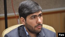 میثم لطیفی نمادی از دانش‌آموختگان دانشگاه امام صادق تهران است