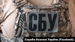 За даними слідства, фігуранти привласнили понад 90 мільйонів гривень бюджетних коштів на закупівлі бракованих протитанкових ракетних комплексів для потреб фронту