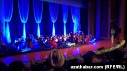 "Tango, tango, tango" konserti. Aşgabat, 2022-nji ýylyň 16-njy maýy.