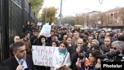 Բողոքի ակցիա խորհրդարանի դիմաց, արխիվ