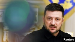 «На Ставці ми затвердили багато завдань для нового керівника. Важливе активне впровадження безпілотників, а саме – дронів-перехоплювачів, та посилення нашої системи ППО новітніми зразками озброєння», – заявив Зеленський