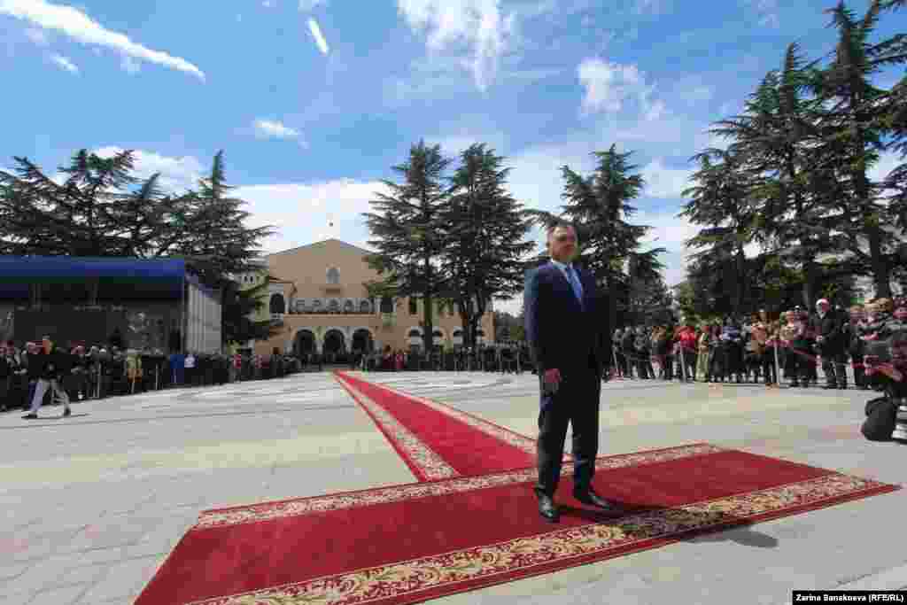 Текст содержит топонимы и терминологию, используемые в самопровозглашенной республике Южная Осетия