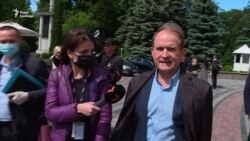 Медведчук відмовився пояснити, за скільки, коли і в кого саме купив фрагмент Біблії Гутенберга – відео