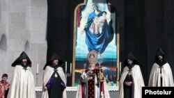 Armenia - Catholicos Garegin II holds a religious ceremony on an open-air altar in Echmiadzin, April 14, 2022.