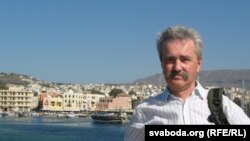 Сяргей Астраўцоў