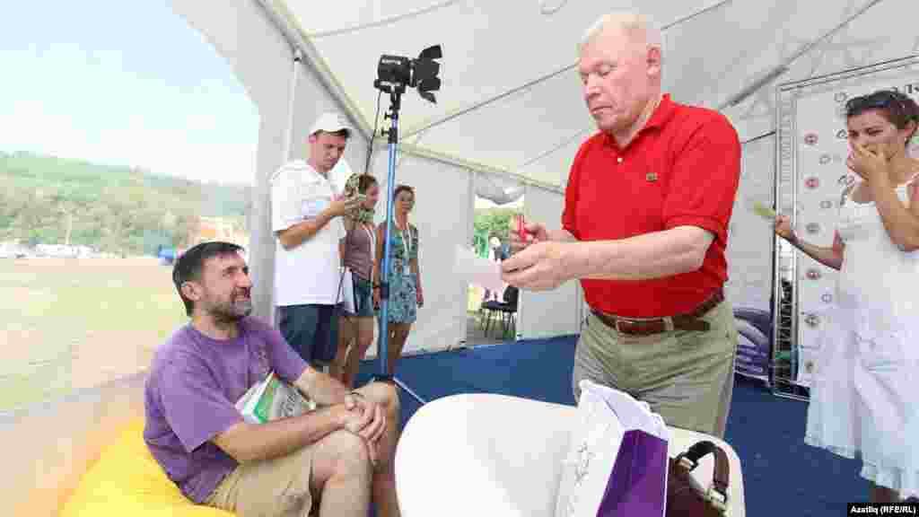 Шагыйрь Ренат Харис