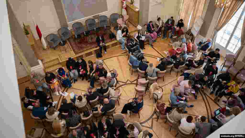 Праца ў групах падчас чацьвёртай Канфэрэнцыі беларусаў сьвету. 24 траўня 2025 году 