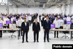 Shavkat Mirziyoyev Botir Orifjonov ta’sis qilgan Astrum IT Academyning 2021-yil 16-oktabr kungi ochilish marosimida qatnashdi.