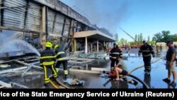 Вдень 27 червня російські війська завдали ракетного удару по ТРЦ в Кременчуку Полтавської області – наразі відомо про 18 загиблих