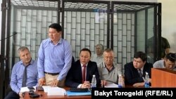 Фигуранты уголовного дела по октябрьским событиям и их адвокаты. 28 июня 2022 года. 