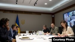 За словами Єрмака, гарантії, над якими працюватиме група, повинні бути включені до юридично обов’язкових і ратифікованих міжнародних угод із державами-гарантами