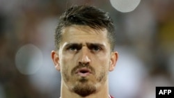 وریا غفوری که اصالتا کرد است در هفته‌های اخیر بویژه پس از سرکوب گسترده مناطق کردنشین ایران، به‌شدت علیه جمهوری اسلامی موضع گرفته است