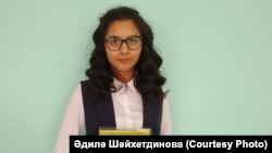 Быел татар теленнән чыгарылыш имтиханы тапшырган Әдилә Шәйхетдинова