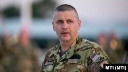 Romulusz Ruszin-Szendi este un fost general maghiar care a ocupat funcția de comandant al Forțelor Armate Maghiare și șef al Statului Major al Apărării între 2021 și 2023.