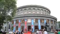 «Ոսկե Ծիրան» միջազգային կինոփառատոնը բացվեց Մայքլ Գյուրջանի «Ամերիկացին» ֆիլմի պրեմիերայով 