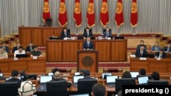 Президент Садыр Жапаров Жогорку Кеңештин 30-июндагы жыйынында сөз сүйлөдү. 30-июнь, 2022-жыл.