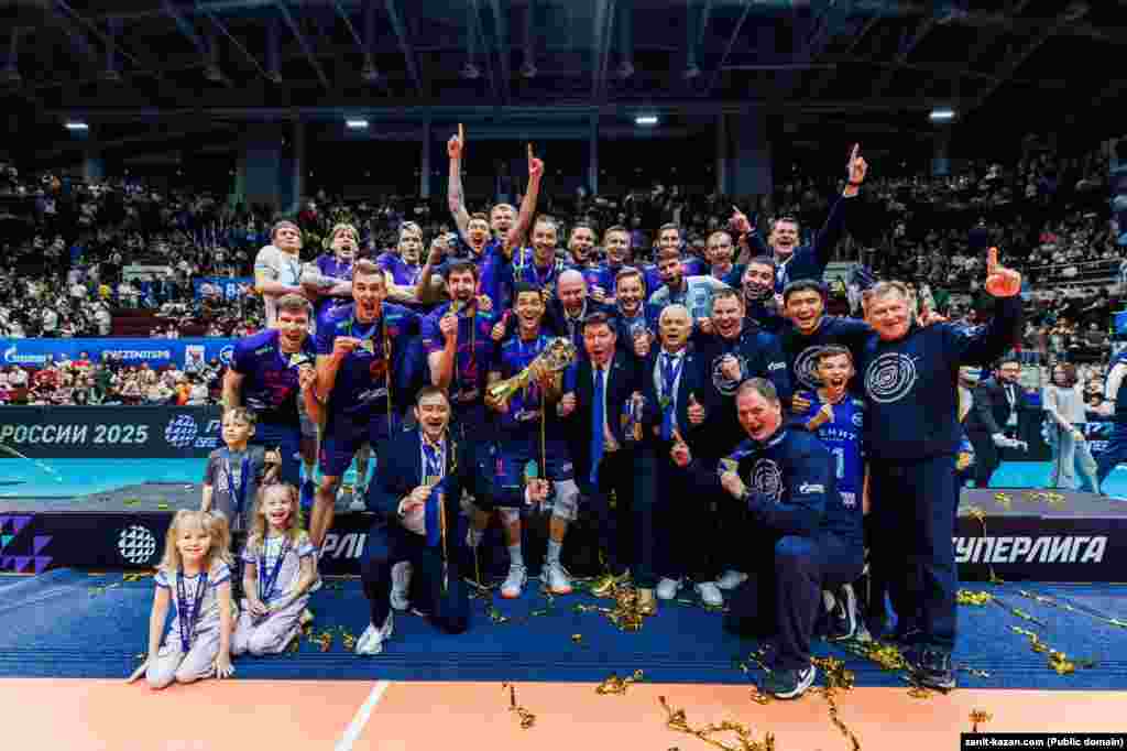 Зенит-Казан волейбол такымы 13нче тапкыр Русия чемпионы булды.