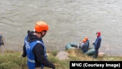 Суусамыр дарыясына түшүп кеткен жаранды издөө иштери 11-майда башталган. 