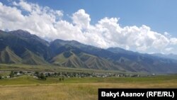 Нарын районундагы айылдардын бири. Иллюстрациялык сүрөт. 