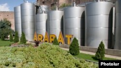 Armenia - Grapes delivered to a Yerevan Brandy Company facility in Ararat province, 7Sep2015.