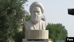 تندیس آیت‌الله خمینی در اردستان از توابع استان اصفهان
