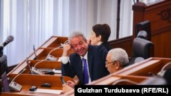 Адахан Мадумаров и Исхак Масалиев.