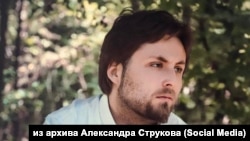 Aleksandr Strukov worked as a photographer for Aleksei Navalny's team in 2018. (file photo)