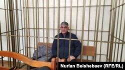 Курсан Асанов сотто. Иллюстрациялык сүрөт.