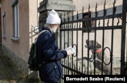 Nogradi encounters an aggressive local in Dunabogdany.