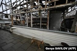 Зруйнований внаслідок російськовї атаки павільйон на ринку Очакова, 10 грудня 2022 року