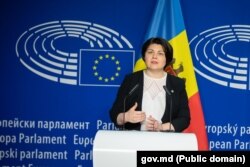 Відставка Наталії Гаврилиці (на фото) автоматично призводить до відставки всього кабінету міністрів