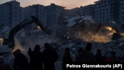 Түркия менен Сирия чектеш аймакта 6-февралда жер эки жолу катуу силкинип, күчү 7,5-7,8 баллга жеткен