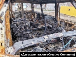 Автівка, у якій була Аня, її мама Таміла та ще дві жінки. Фото «Дзеркало тижня»