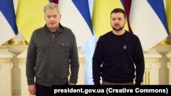 Саулі Нііністьо наголосив, що серед тих 10 країн ЄС, які мають танки Leopard, Фінляндія має унікальне становище - є членом Євросоюзу, але не НАТО