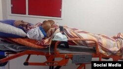 تصویری از میثم پیرفلک، پدر کیان، روی تخت بیمارستان