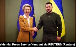 Президент України Володимир Зеленський і голова Єврокомісії Урсула фон дер Ляєн. Київ, 2 лютого 2023 року