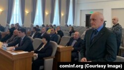 Депутаты единогласно поддержали кандидатуру Виталия Джиоева (справа) на пост председателя Верховного суда