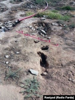 برخی قبور در قطعه ۴۱، ریزش کرده و به صورت گودال‌های عمیق درآمده‌اند