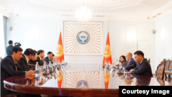 Жогорку Кеңеш тараткан сүрөт.