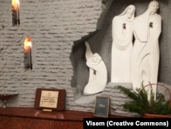 Пам’ятний знак у Бахмуті на місці масового знищення євреїв у роки Другої світової війни