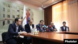 Փաստաբանների պալատի գործող և նախկին նախագահների, ծեծի ենթարկված փաստաբանների ու նրանց շահերի պաշտպանի ասուլիսը 