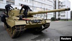 Գերմանական արտադրության Leopard տանկ, արխիվ