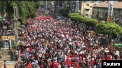 Մյանմայի ընտրված իշխանությունների աջակիցների բողոքի ցույցը, Յանգոն, 7-ը փետրվարի, 2021թ.
