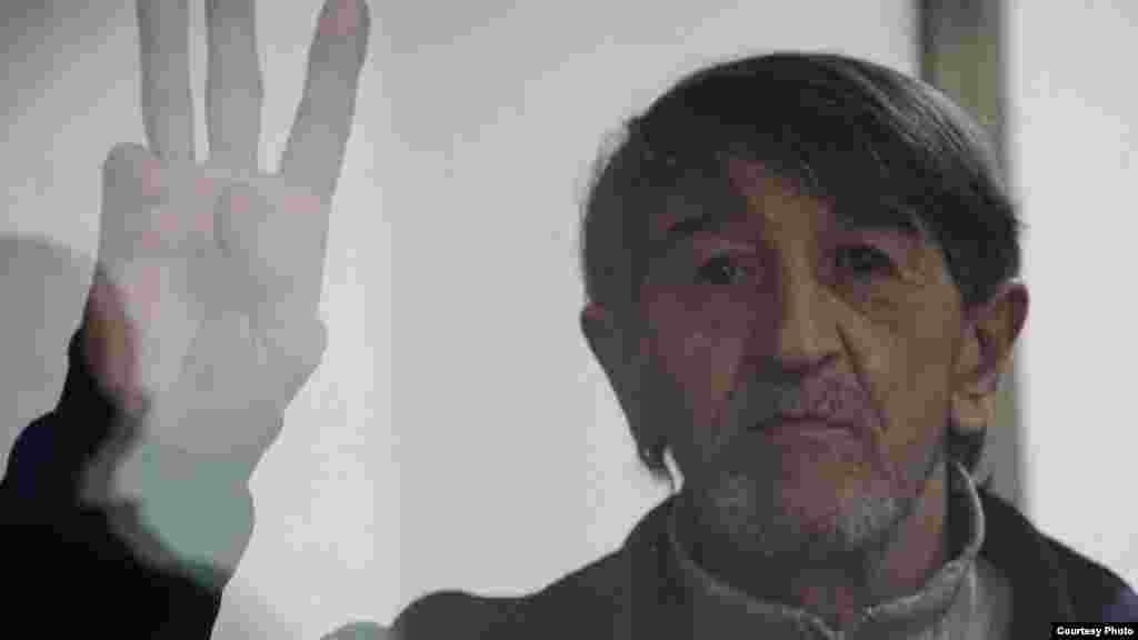 Martnıñ 3-nde Rostov-na-Donudaki Cenübiy arbiy bölgesiniñ mahkemesi Qırımdan ukrain tarafdarı faali Oleg Prıhodkonı terror ücümini azırlağanında ve patlayıcı maddelerni qanunsız yapqanında qabaatlı tanıdı ve 5 yıl sert apis cezasına mahküm etti